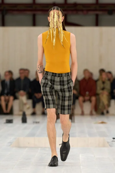 Look 46